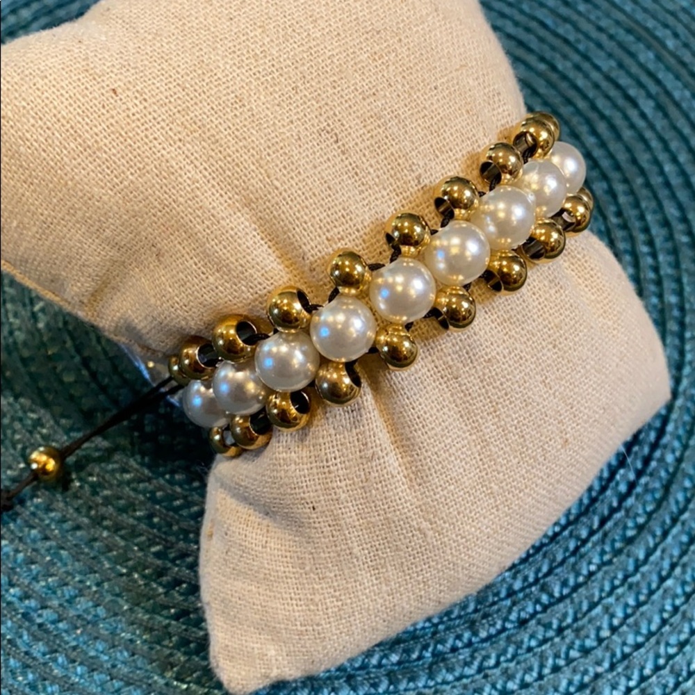 Tahitian beaded pull & tied bracelet